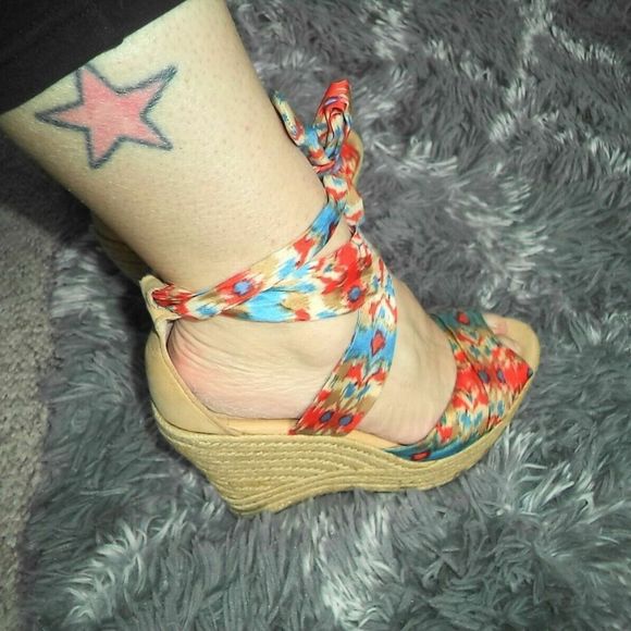UGG OPEN TOE SANDALS ANKLE TIE WEDGES STRAPPY WRAP LUCIANNA HEELS~WOMENS SIZE 8 - Picture 9 of 9